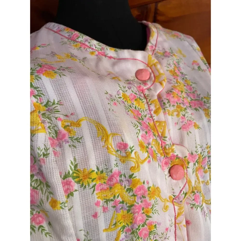 Vintage 60s Lightweight Nightgown w/ Floral & Gold Birdhouse Embellishment sz M